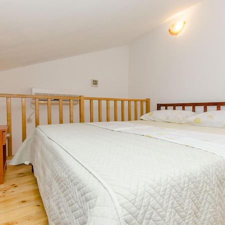 Knezovicapartments Zivogosce Luaran gambar