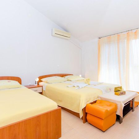 Knezovicapartments Zivogosce Luaran gambar