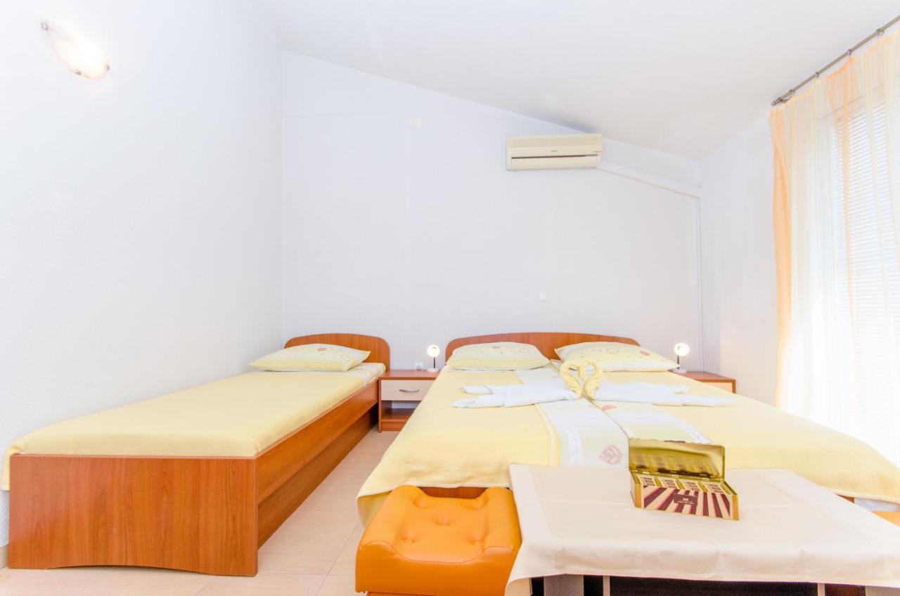 Knezovicapartments Zivogosce Luaran gambar